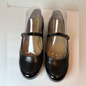 Softspots black patent leather Maryjane flats shoes size 8.5M